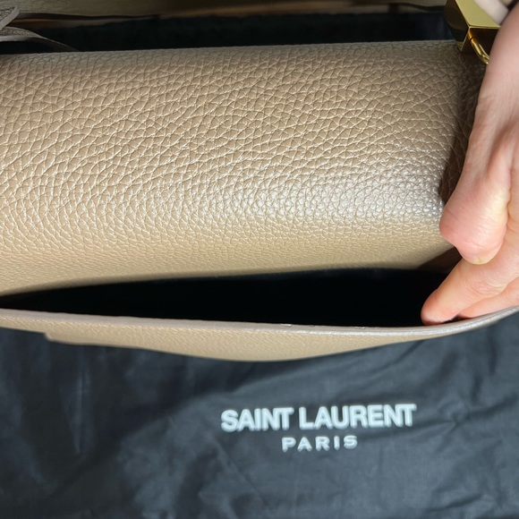 Saint Laurent tan bag like new - Picture 8 of 13
